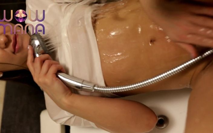 Wow Mana: Wow Mana Wet &amp; naughty：淋浴喷头在按摩浴缸里挑逗