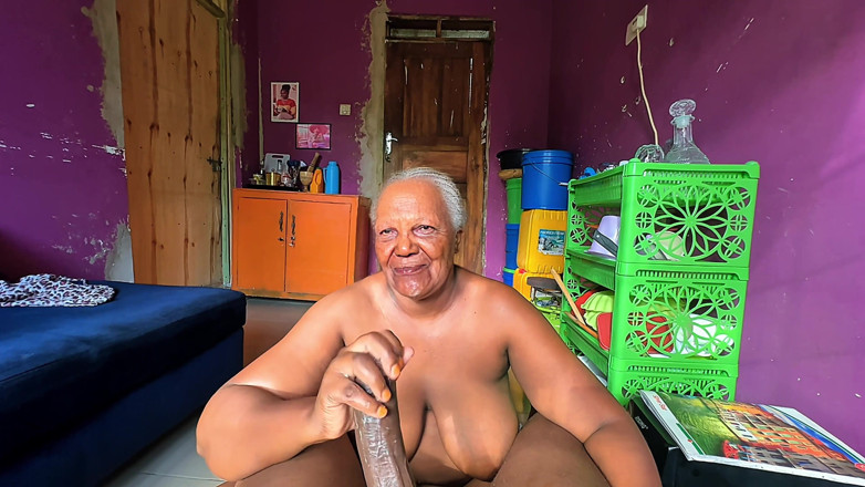 BongoXXX: Nenek bertetek besar cantik mahu merasai air mani saya