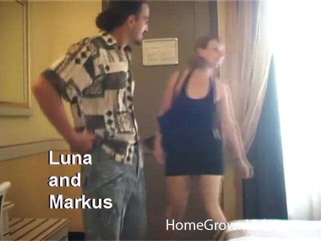 Homegrown Anal Sex: Луна любить це в дупу