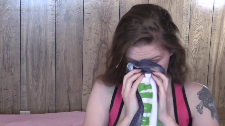 Real Amateur Sluts: Taylor Gift potápění na obličeji, část 2