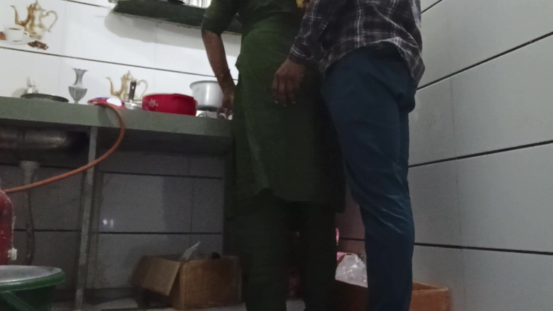 Bhabhi UP: Bihar baldızını çağırıyor.