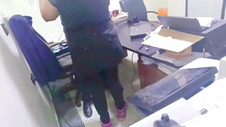 BBW LATINA: Il mio capo mi ha scopato nel suo ufficio fino...