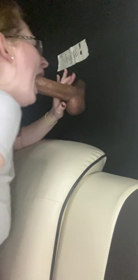 Sluttybritt Obsługa wielkiego czarnego kutasa tatusia