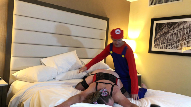 Jake Grand the man: Mario masuk ke dalam memek banci