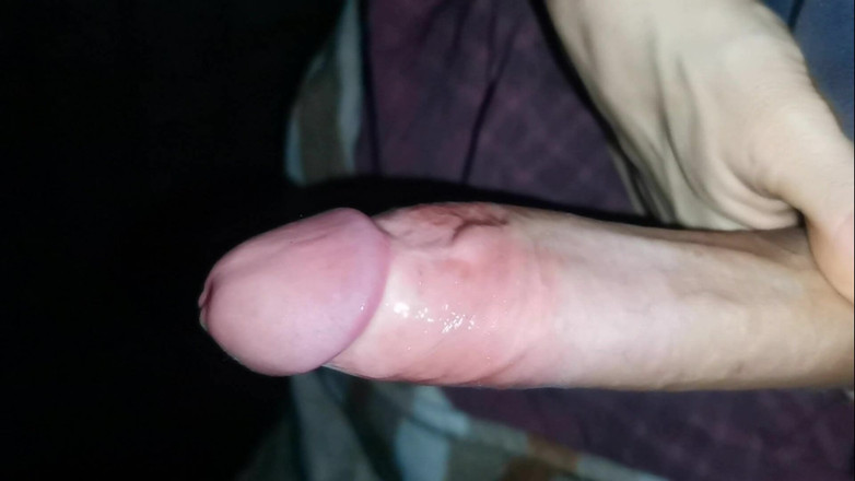 SEXY_GUYBEST: Großer saftiger schwanz kommt fast