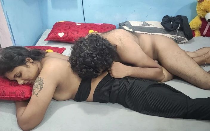 Vaishnavysharunraj: Seks panas gadis modern desi malayali dengan saudara tirinya