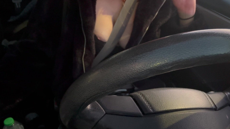 Artemisia Love: Máy bay bà già người Ý vú to gợi cảm đi xe...