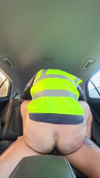 I Received Help From the Gas Station Attendant and Reciprocated in a Different Way. We Fucked in the Car