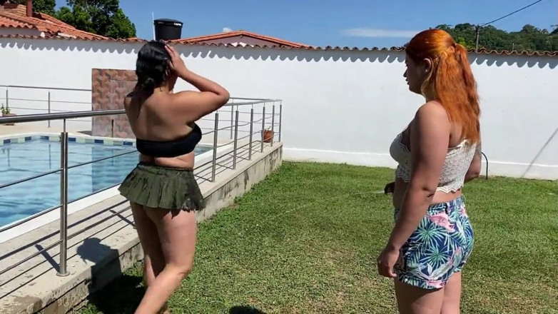 Joraul: Fotto la puttana della mia vicina quando pulisceva in giardino