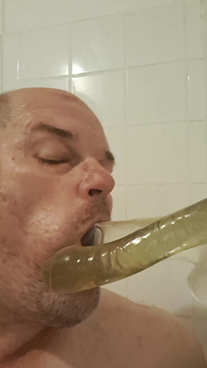 Fickspecht: Go Bitch, Suck the Dildos