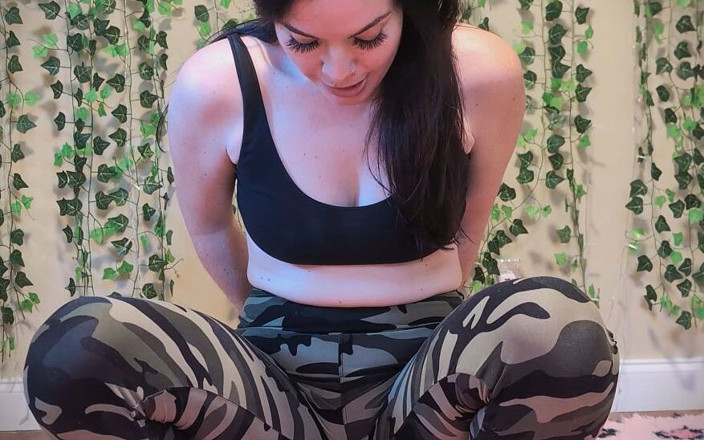 EbonWolf496: Jasmin jai：瑜伽裤骑脸