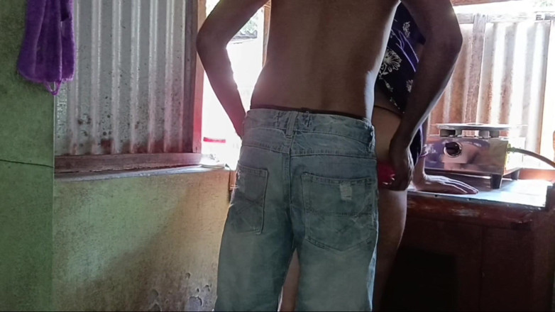 Naughtywifemonalisha178: Szanse na pozbycie się Bhabhi podczas deszczu