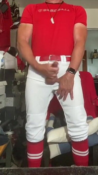 Jockdad87 вітає день відкриття у своєму бейсбольному спорядженні
