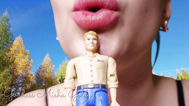 Goddess Misha Goldy: Giantess biến đổi bạn thành con bạch tuộc nhỏ bé từ...