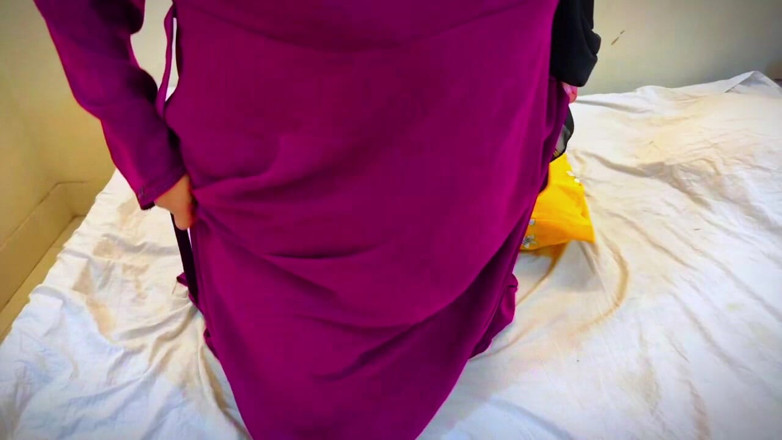 Your Boy's Cum: Muslim Moti Gand Vali Ladki Bistar Par Chudai Apna Pati...