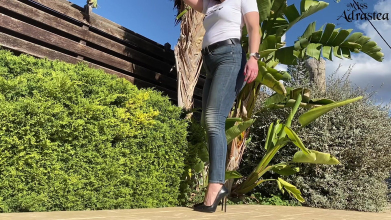 Miss Adrastea: ジーンズは満ちゃくちゃにイッちゃうまでマインドファック!