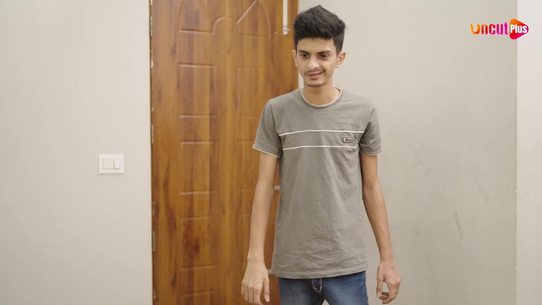 UncutPlus: Mooi Indisch stel dat seks heeft als hun ouders niet...