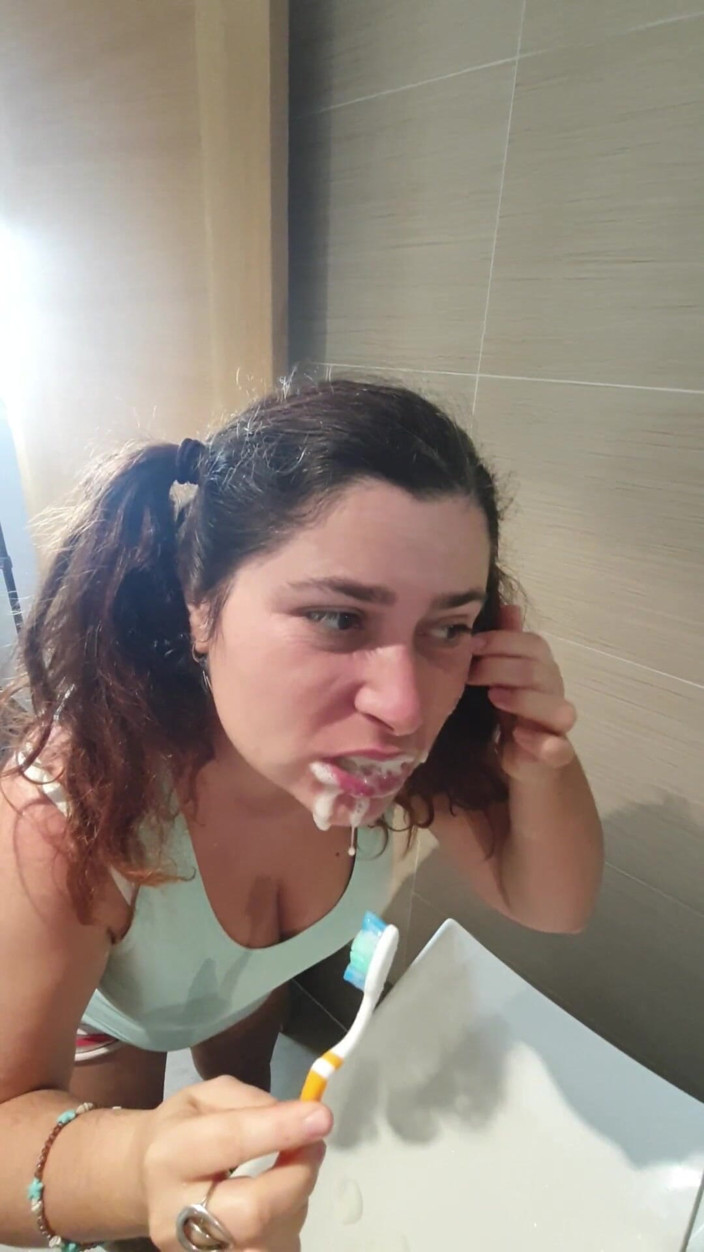 ExpressiaGirl: Stupid Stepdaughter Brushes Her Teeth with Cum, Stepdaddy Cheated Her