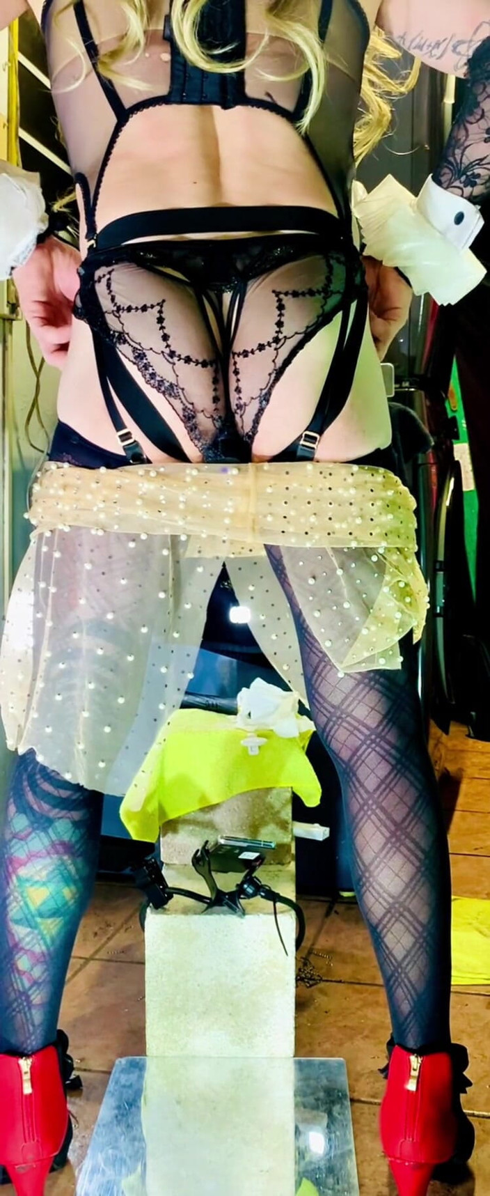 Benito414: Benito414 trans teen ti scopa il culo in castità