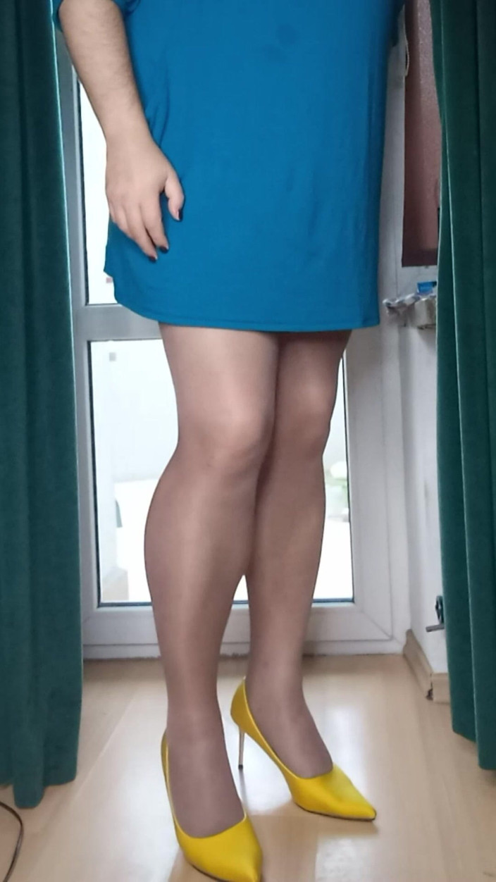Nattalie Trans: 미니 드레스와 하이힐