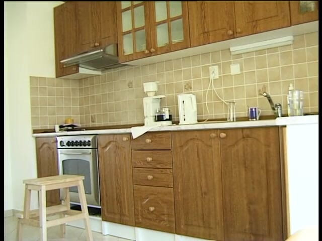 Lucky Cooch: Sesso appassionato in cucina con una ragazzina tettona