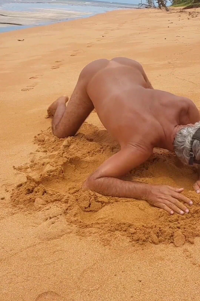 Ladysilvas: Ladysilva 同性恋在海滩上的热屁股