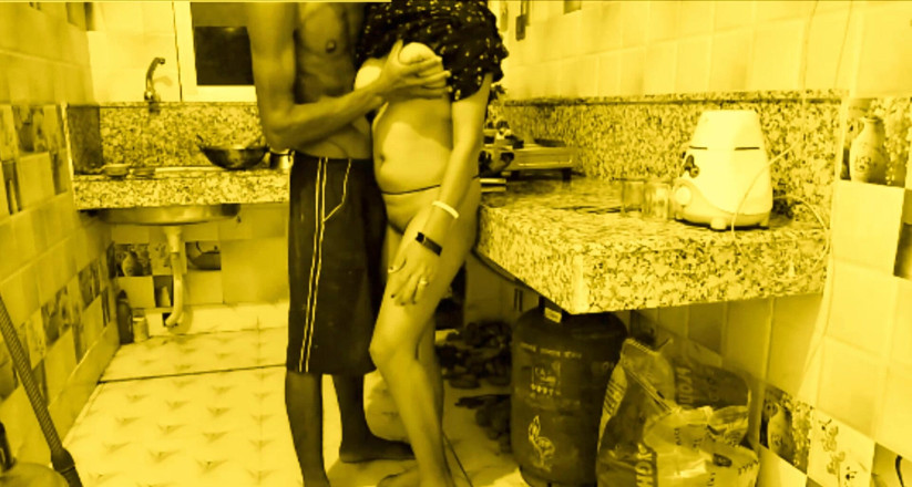 Teensex: Tombul tanrıça desi yenge mutfak odasında genç devar tarafından hızlı...