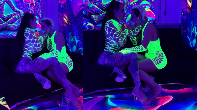 MissAlessaMilano: Neon Light with 2 Crazy Girls