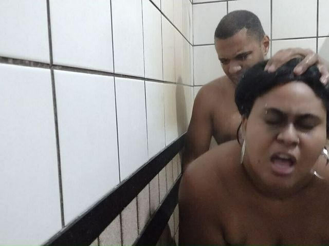 Naughty Sister Masturbates Hot for Brother Until He Can't Take It and Fucks Her Pussy in the Shower (Gordinha ju)