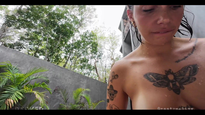 Parker Savage: Die frau meiner nachbarin im airbnb-garten gefickt, nachdem sie aus...