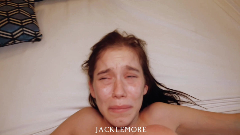 Jacklemore: Kate Rail, fille mince et étroite de 19 ans, éjaculation et baise encore