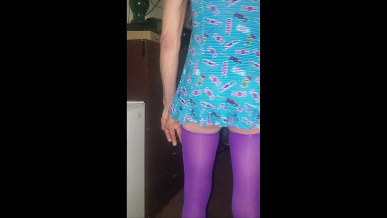 Crossdressers Cd Michelle wearing sexy lingerie: Cdmichelle tremendo cu vestindo vestido azul bodysuit purple nylons
