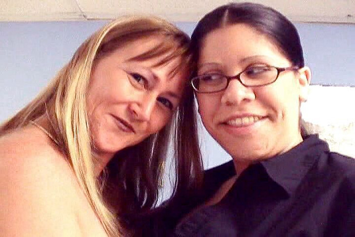 Radical Lesbian: Napalona gospodyni bawi się lesbijską