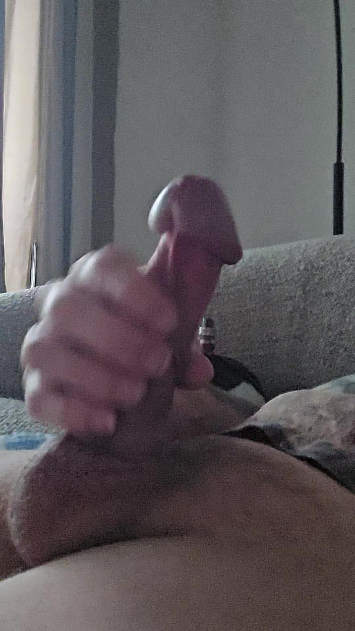 stefanspace96: Pěkný zadek nohy dojící mě?
