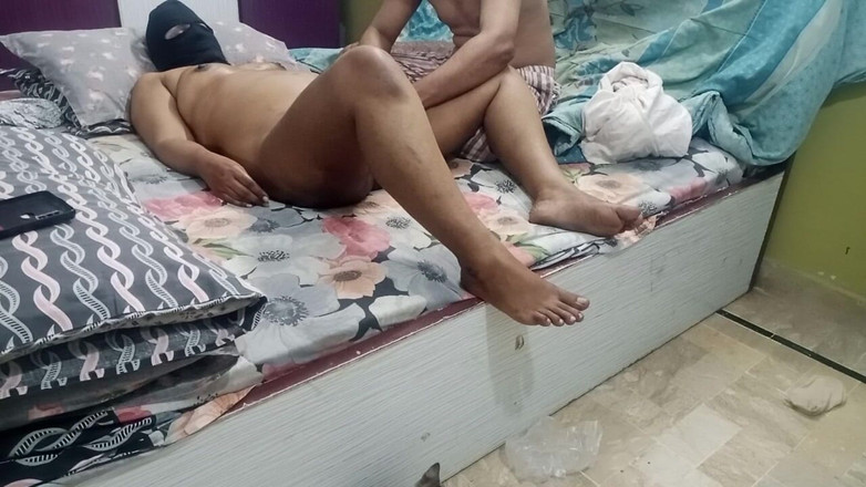Desimilfporn00: Pantat besar ibu tiri india desi