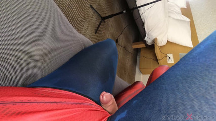 Nylon Xtreme: POV Nora Fox เฟติชช่วยตัวเองกับขา
