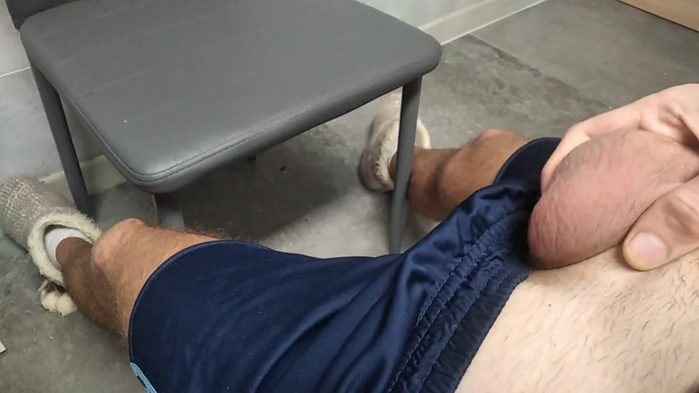 Elvissc: Hubený pohledný chlapec sténá, pěkný velký penis, neejakulát za týden,...