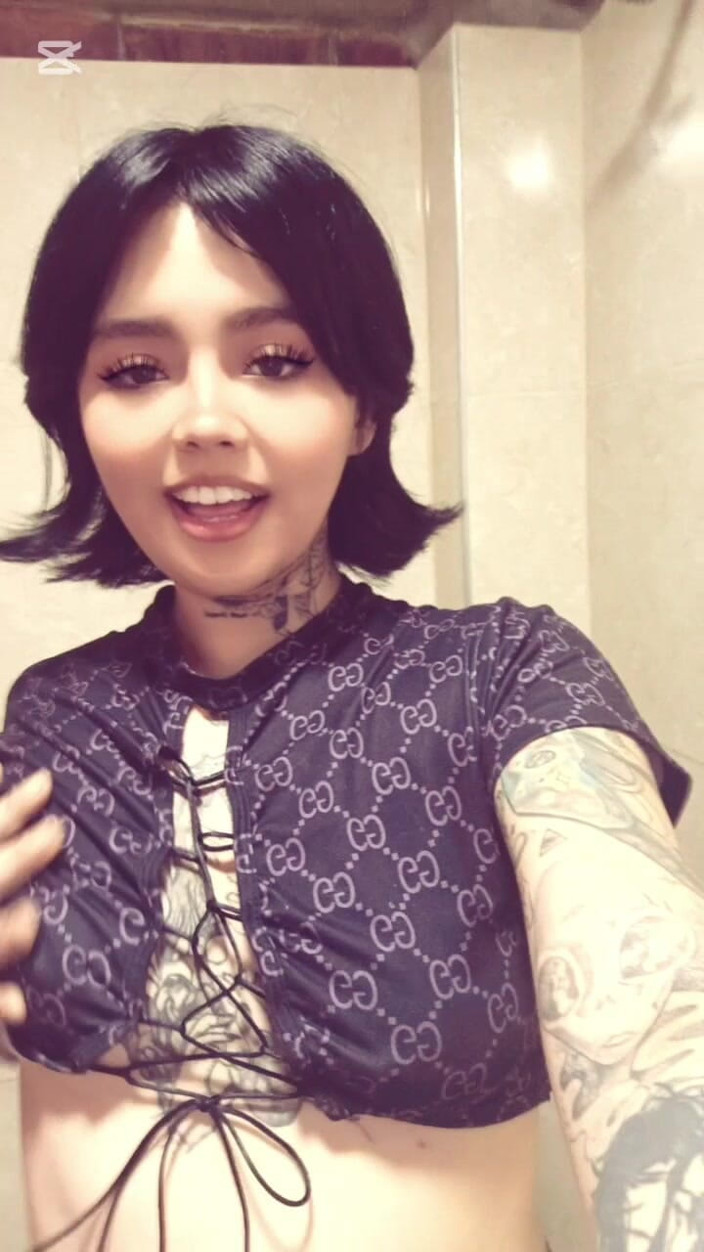 Dalyla: Small and Watery Tits