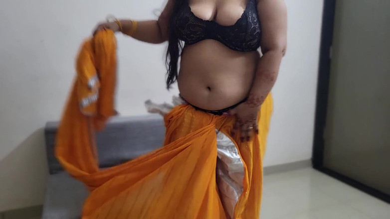 Hot Pavitra: Kamu menyayangiku?