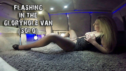 Movies by Louise: Pamer di gloryhole van (solo)