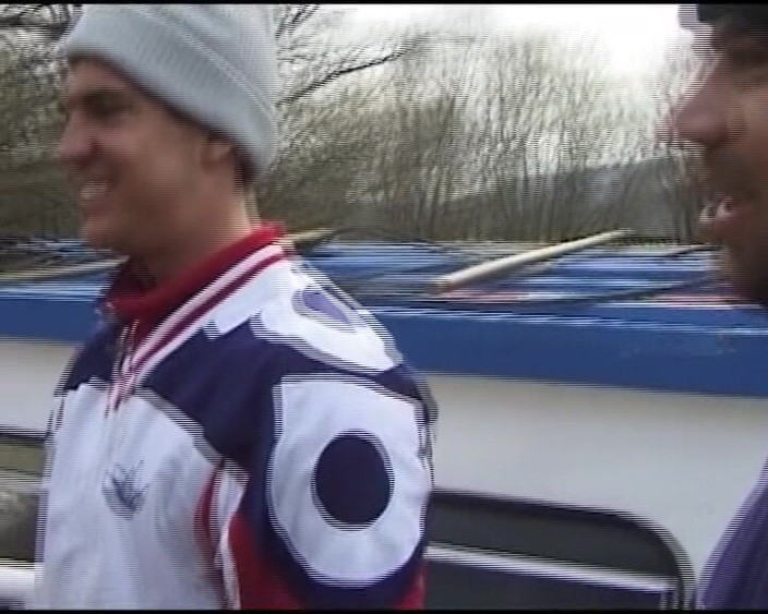 German Amateur Videos: Němečtí Soliders sají pár ptáků venku