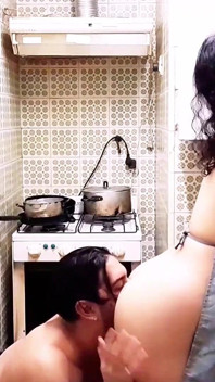 Apron On, Tetapi Tiada Apa-apa Jua Teman Lelaki Membawa Saya Di Dapur Ft Babyluna939