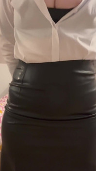 Miss Ruby Miesięcznej sesji dojenia: Tiny Cock Edition