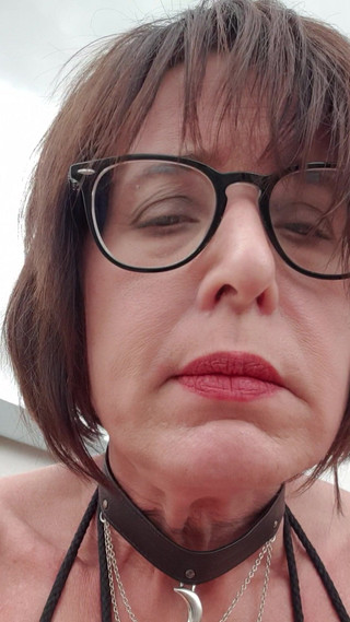 JulieEroticDress: Orgasmo fuera de control