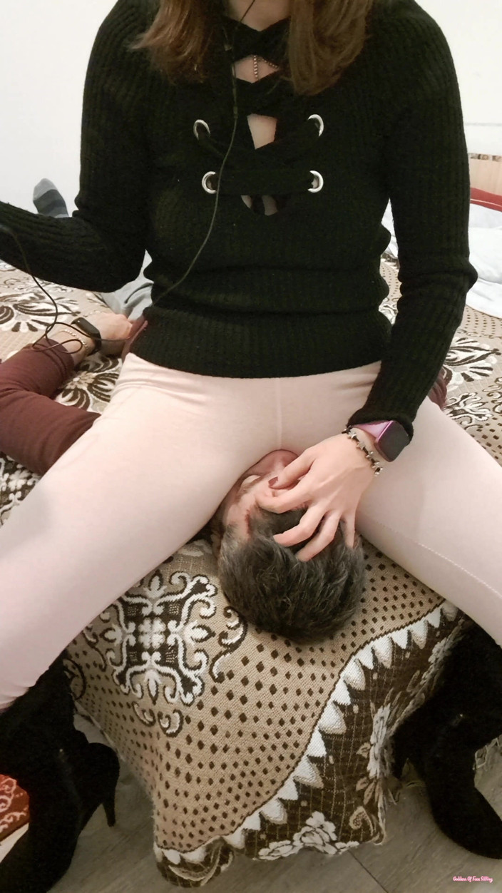 goddess82: Soffocato sotto la mia figa mentre ascolta la musica! (Risoluzione 4k) Alta...