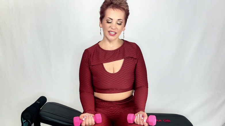 Ruby Lynne: Gioco con dildo anale con personal trainer