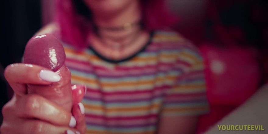 YourCuteEvil: Aku bikin dia crot dalam 2 menit, ngocok kontolku habis-habisan - pov
