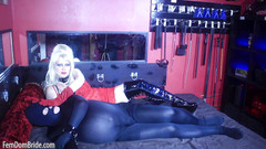 FemDom Bride: Robie de vară blues