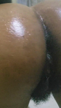 Reinas culonas mostrando sus curvas con energía caliente y rebote