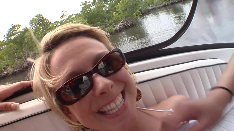 Foxy Desire: Splendide troie lesbiche sfruttano al massimo il loro giro in...